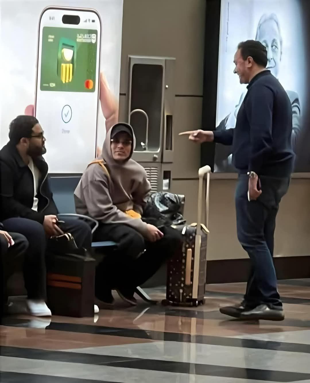 وصول أشرف بن شرقي مطار القاهرة